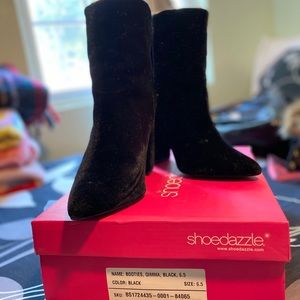 Shoe dazzle velvet booties